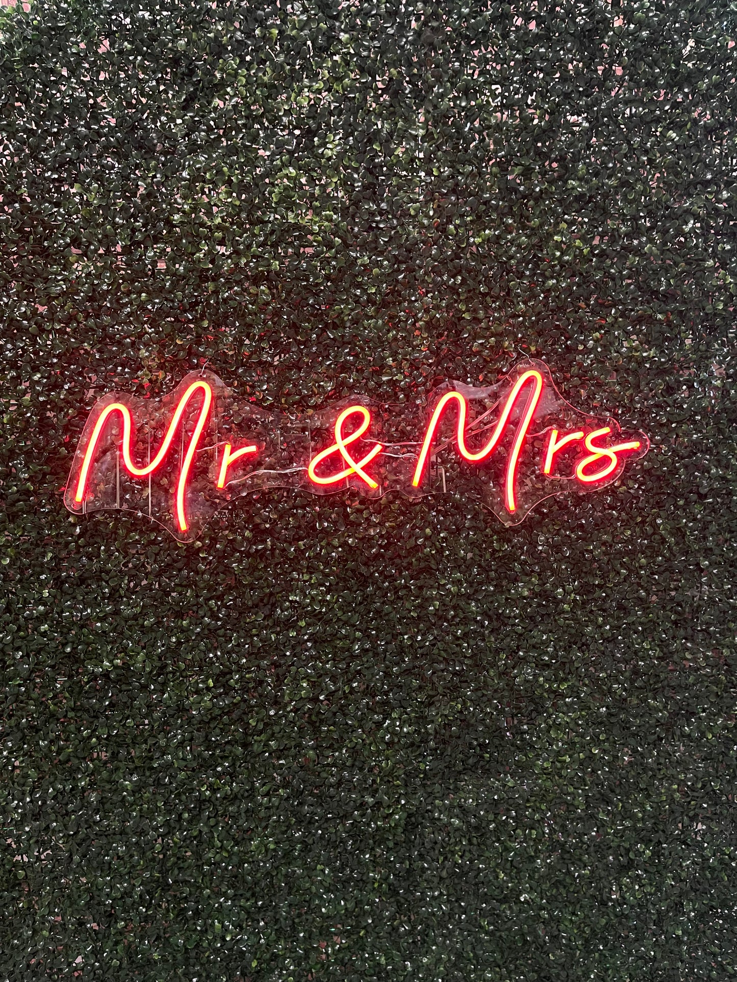 Neon Sign "Mr. and Mrs"